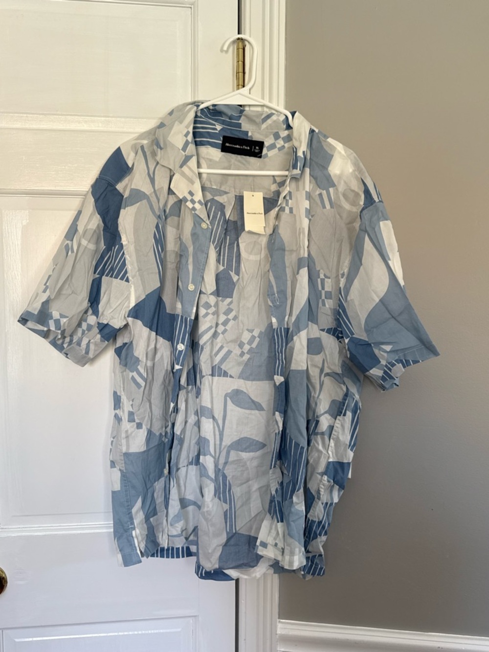 Men's short sleeve button down shirt